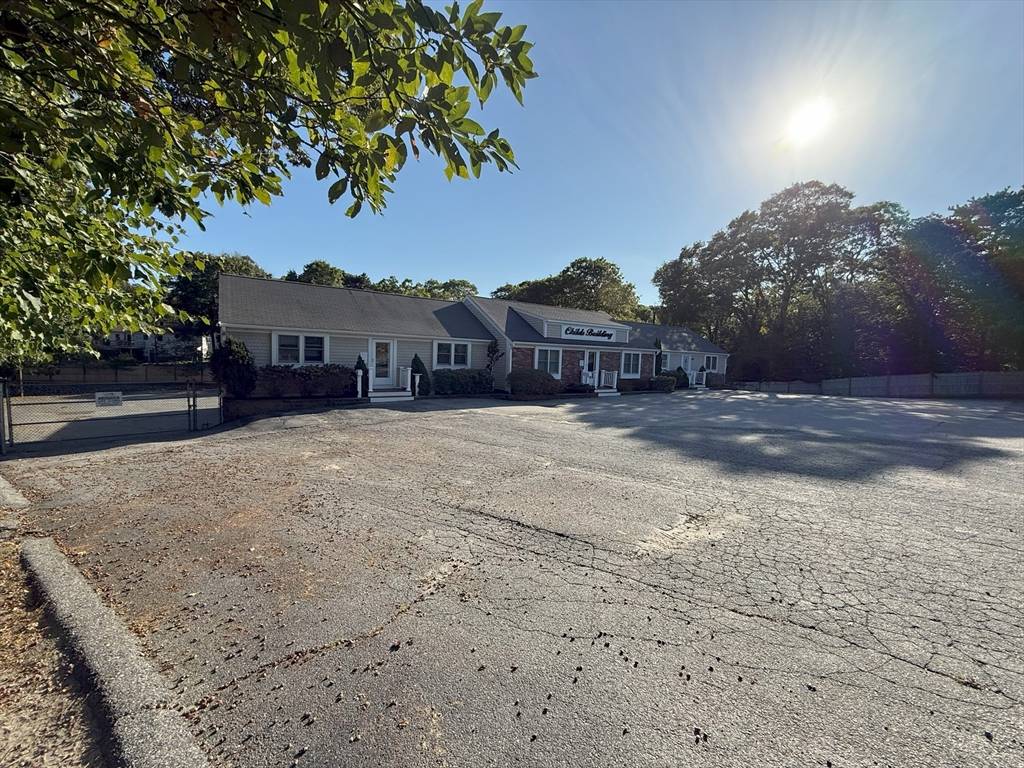 Barnstable, MA 02601,1047 Falmouth Rd #5