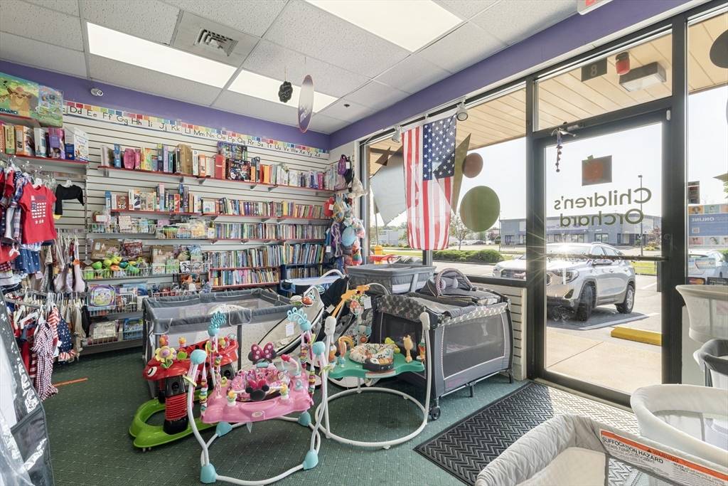 Seekonk, MA 02771,20 Commerce Way