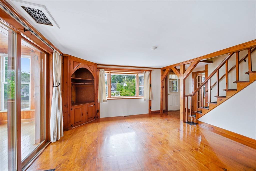 Northbridge, MA 01534,1 Elm St