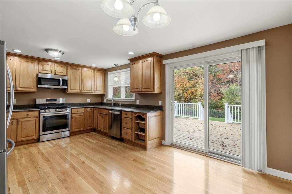 Holliston, MA 01746,56 Paul Rd