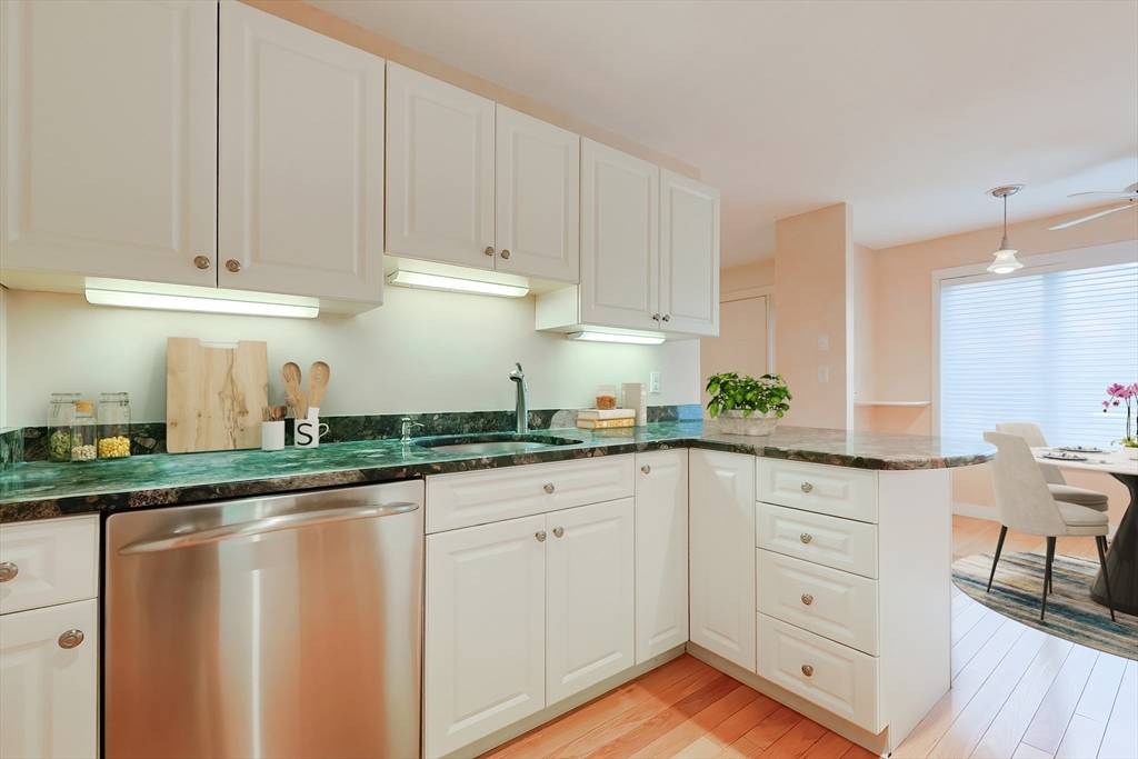 Sharon, MA 02067,4 Cortland Drive Extension #4