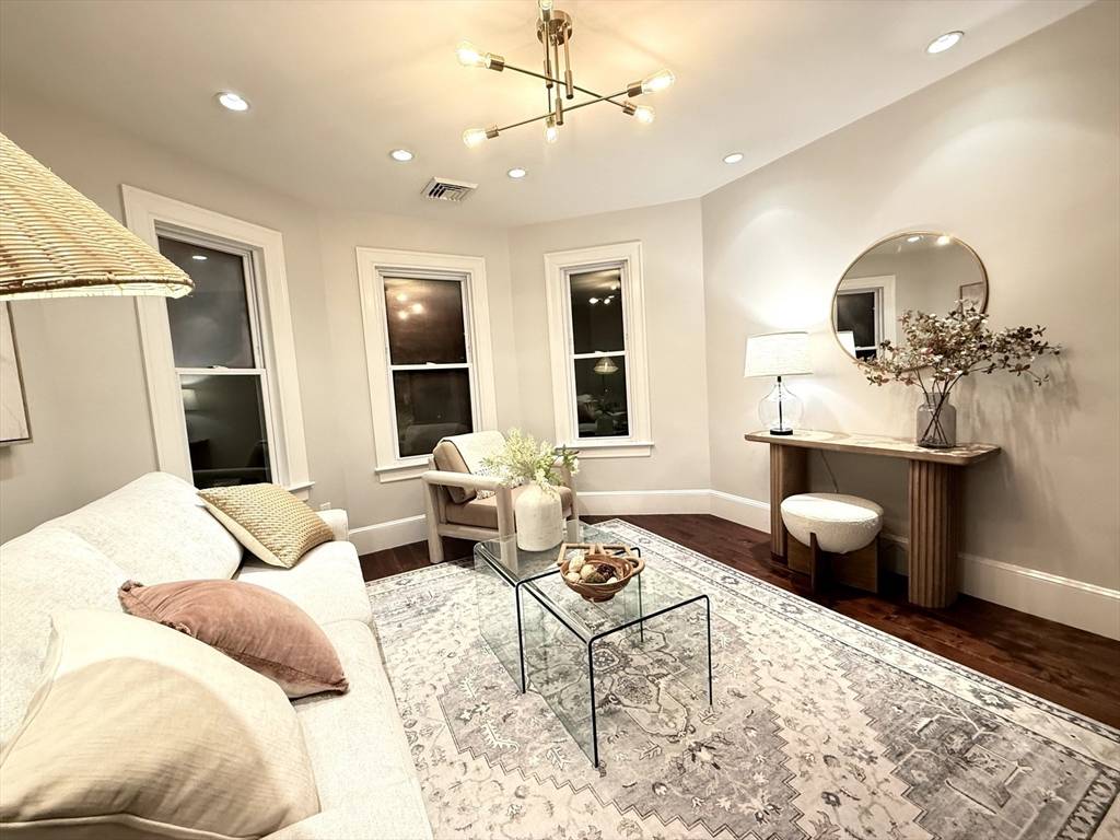 Cambridge, MA 02139,131 Erie St #3