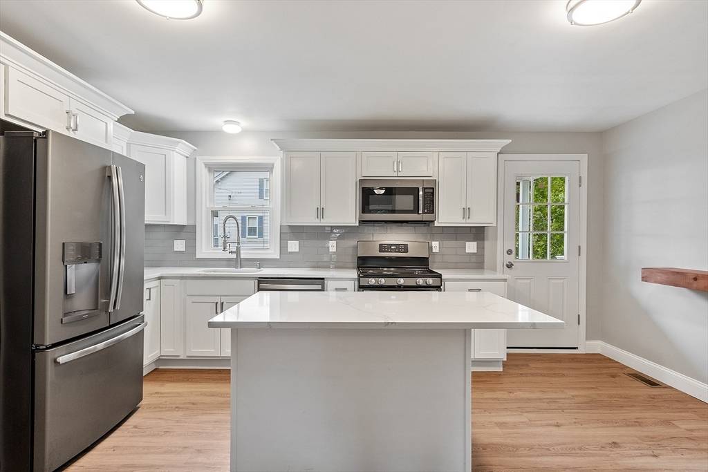 Fitchburg, MA 01420,87 Roosevelt Street
