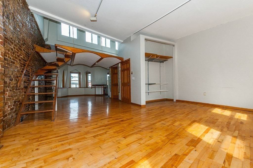 Boston, MA 02125,11 Savin Hill Ave