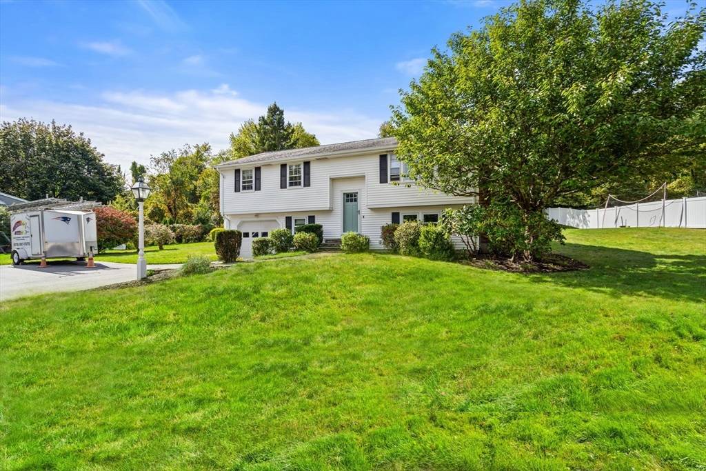 Maynard, MA 01754,12 Patti Ln