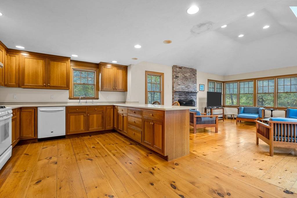 Yarmouth, MA 02675,24 Minnetuxet Way