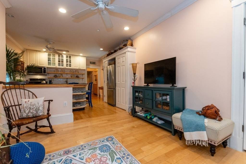 Cambridge, MA 02139,135-139 Pearl Street #1