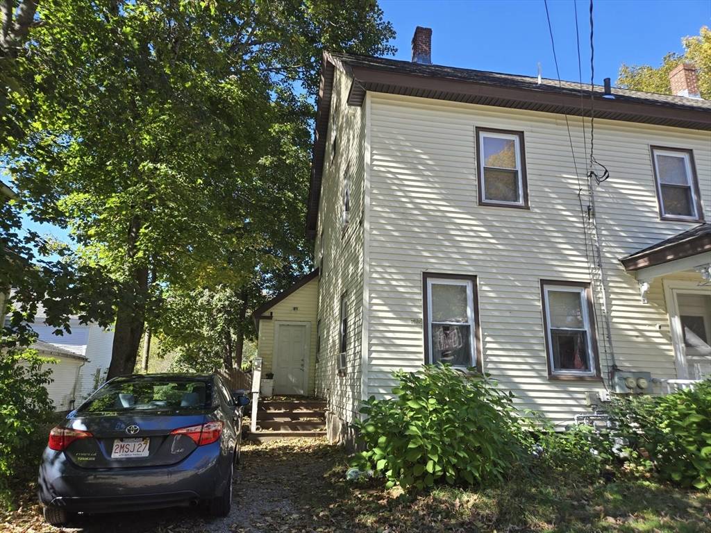 Acton, MA 01720,206 Central St #1