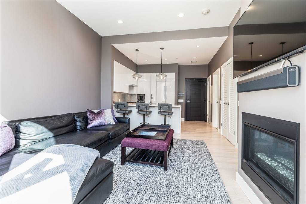 Boston, MA 02118,32 Traveler St #PH8