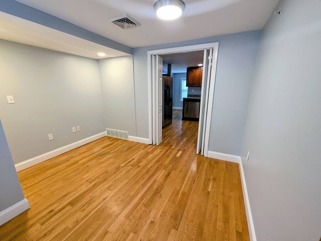 Acton, MA 01720,19 Railroad St #C2