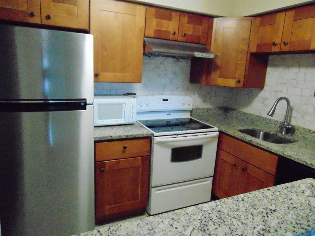 Quincy, MA 02169,1025 Hancock St #4G