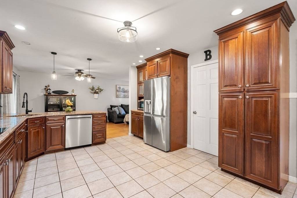 Ipswich, MA 01938,29 Charlotte Road