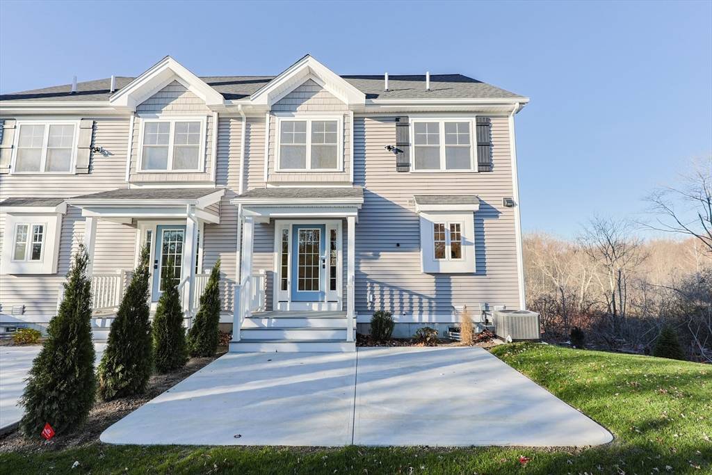 Attleboro, MA 02703,58 Baltic St #58