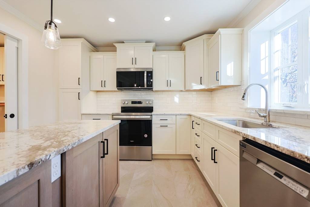 Attleboro, MA 02703,58 Baltic St #58