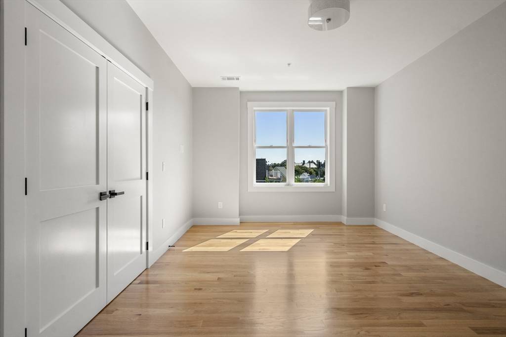 Boston, MA 02125,60 Stanley St #101