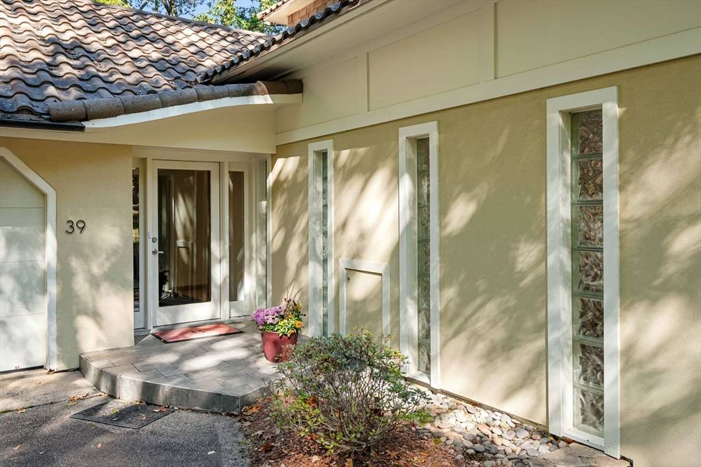 Boxford, MA 01921,39 Sheffield Rd