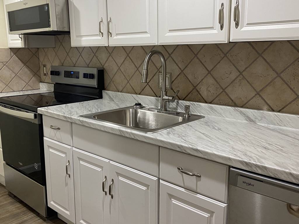 Amesbury, MA 01913,10 Mason Ct #10