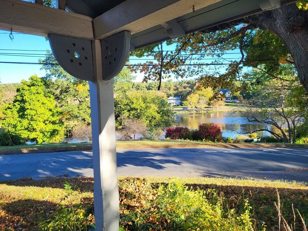 Stafford, CT 06076,4 Leonard Rd