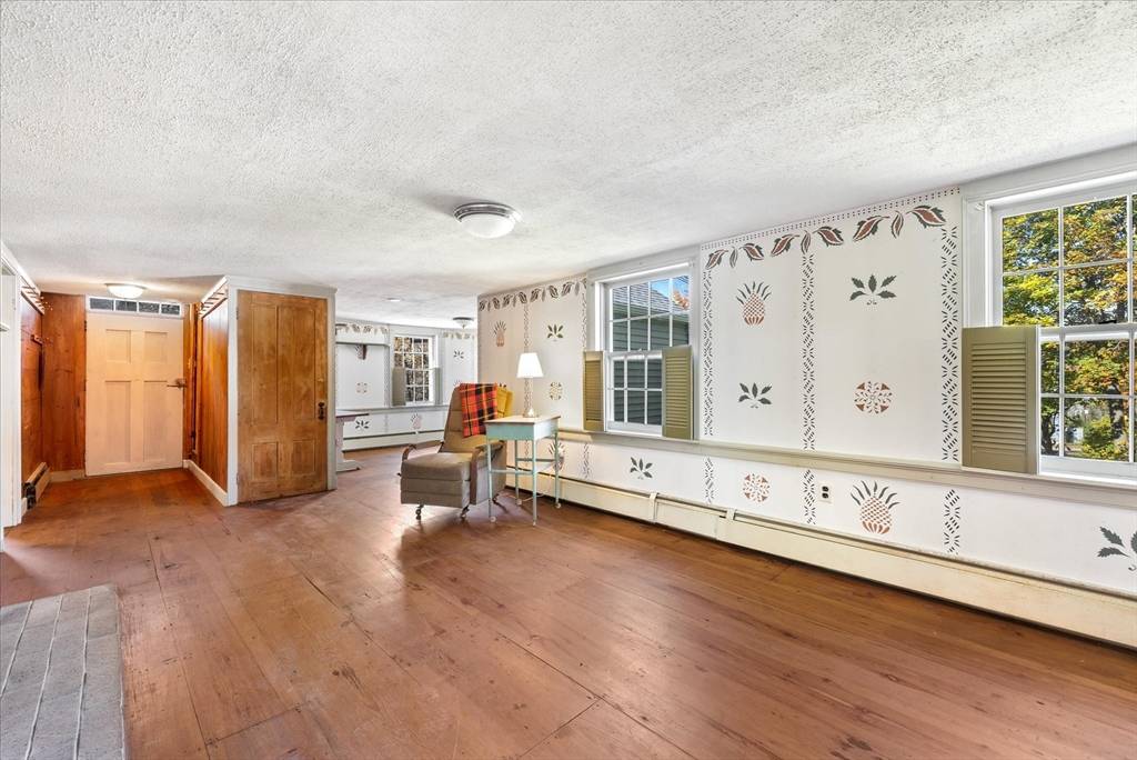 Charlton, MA 01507,5 Carpenter Hill Rd