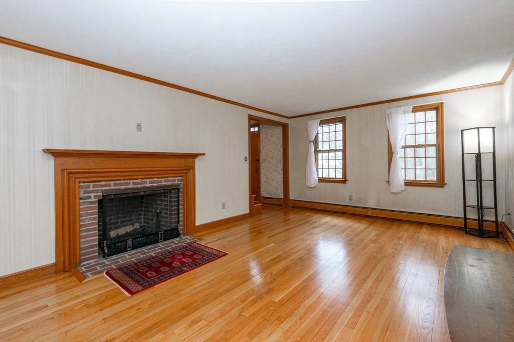 Lynnfield, MA 01940,15 Hart Rd.