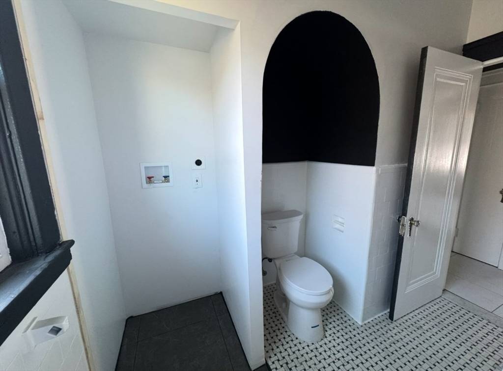 Providence, RI 02906,140 Woodbine St #2