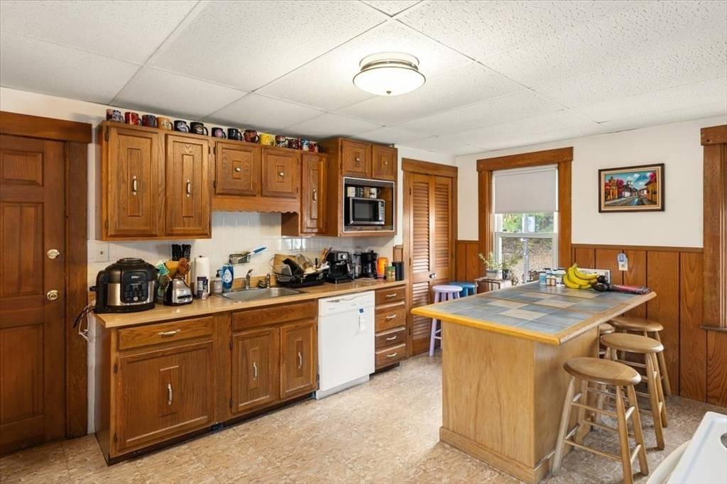 Hudson, MA 01749,34 Forest Ave