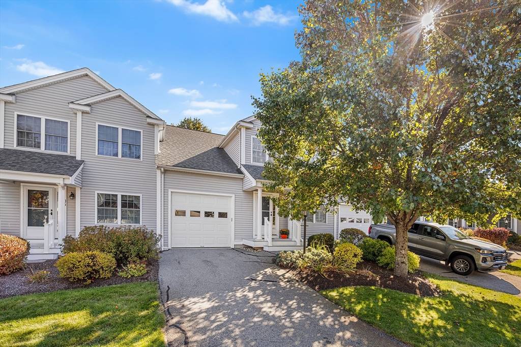 Whitman, MA 02382,877 Auburnville Way #D4