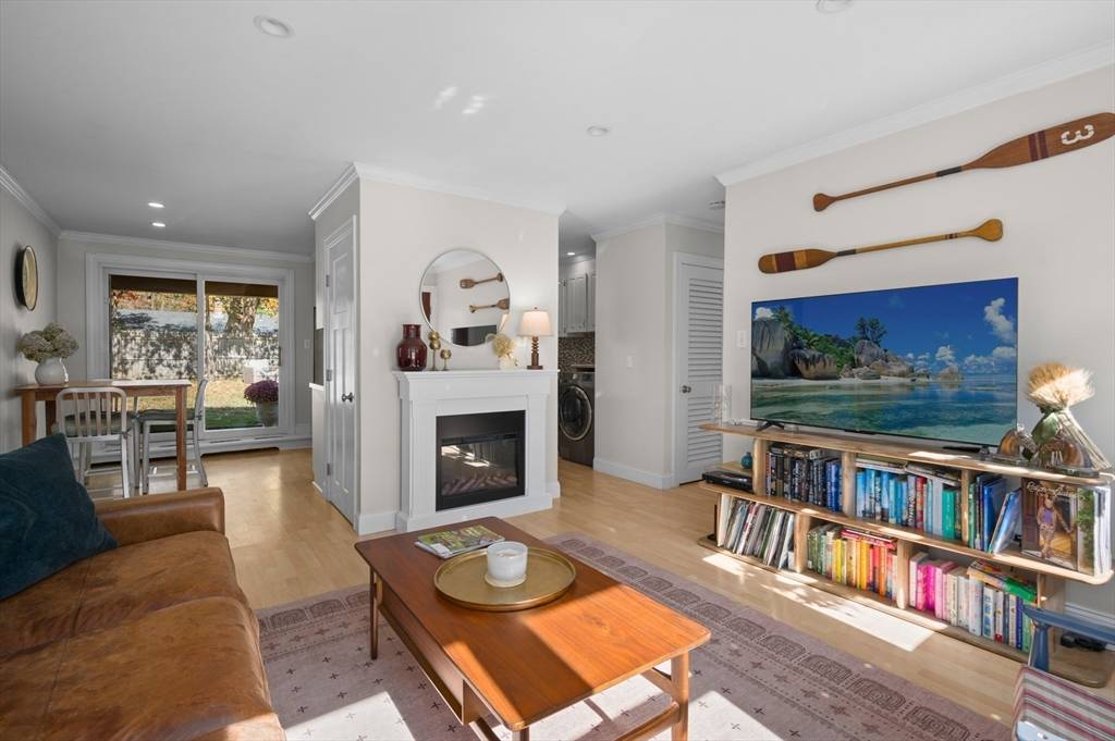 Dover, NH 03820,18 Middlebrook Rd