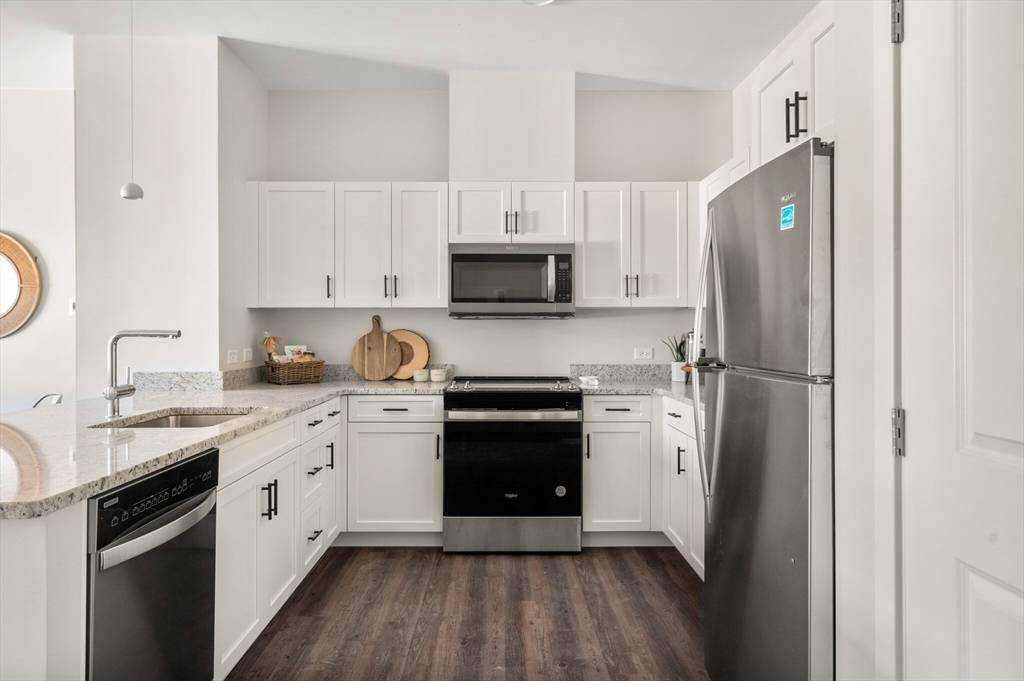 Foxboro, MA 02035,29 Wall Street #303