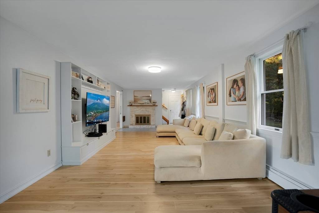 Falmouth, MA 02536,23 Little John Rd