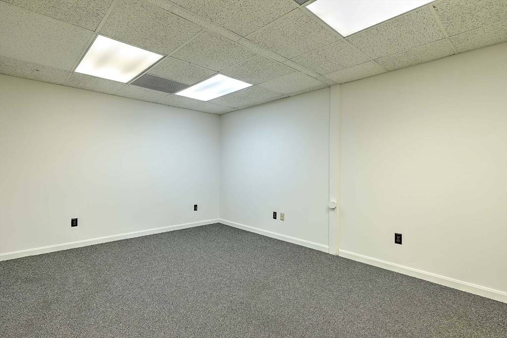 Taunton, MA 02780,1 Taunton Green