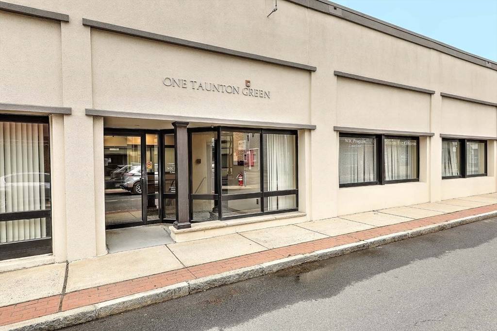 Taunton, MA 02780,1 Taunton Green