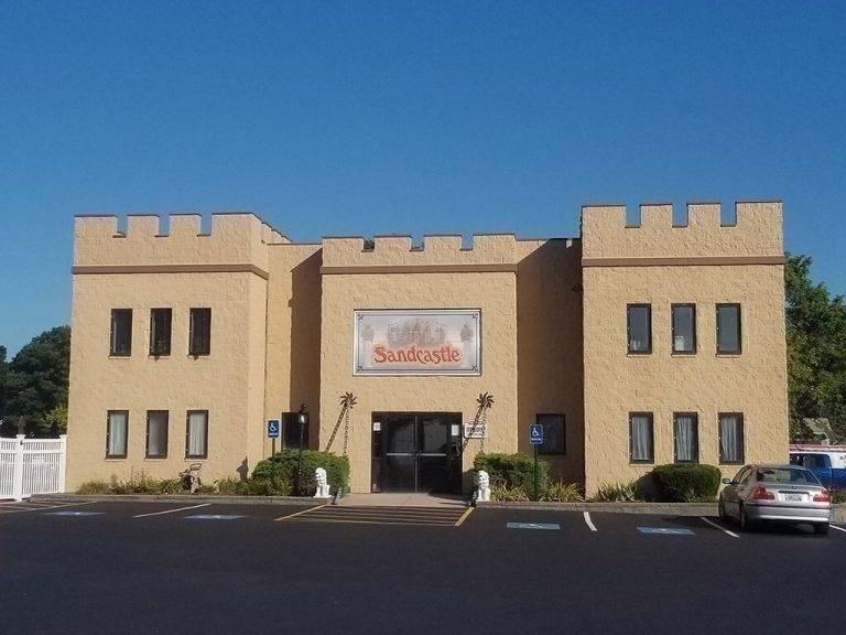 Attleboro, MA 02703,6 Castle Rd.