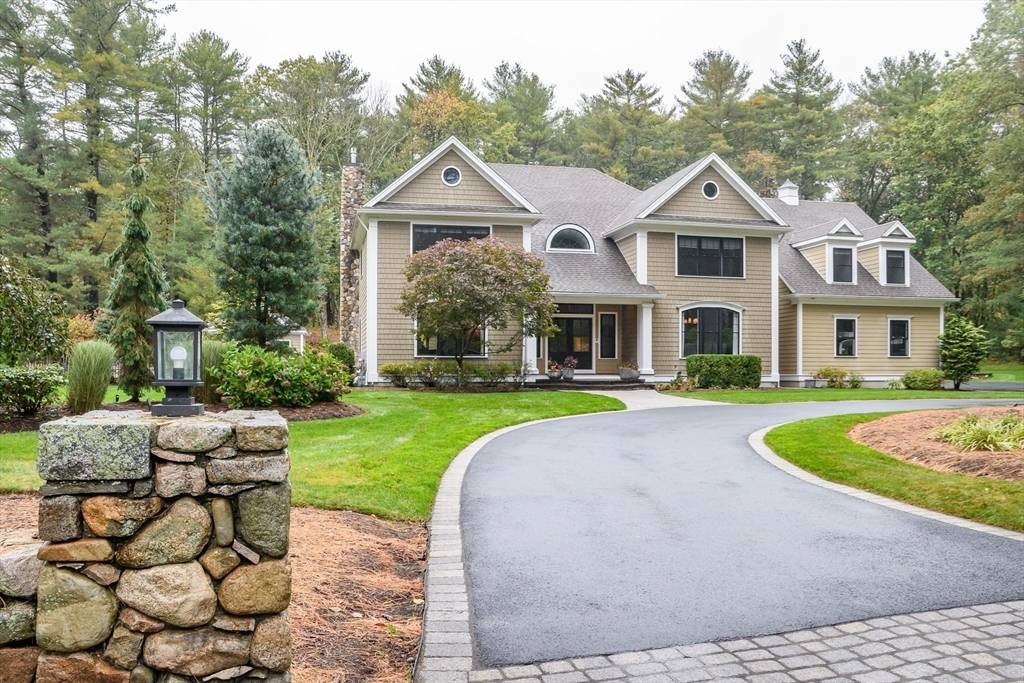 Medfield, MA 02052,94 Elm St