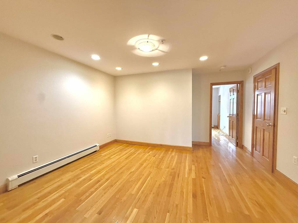 Boston, MA 02127,180 K St #1