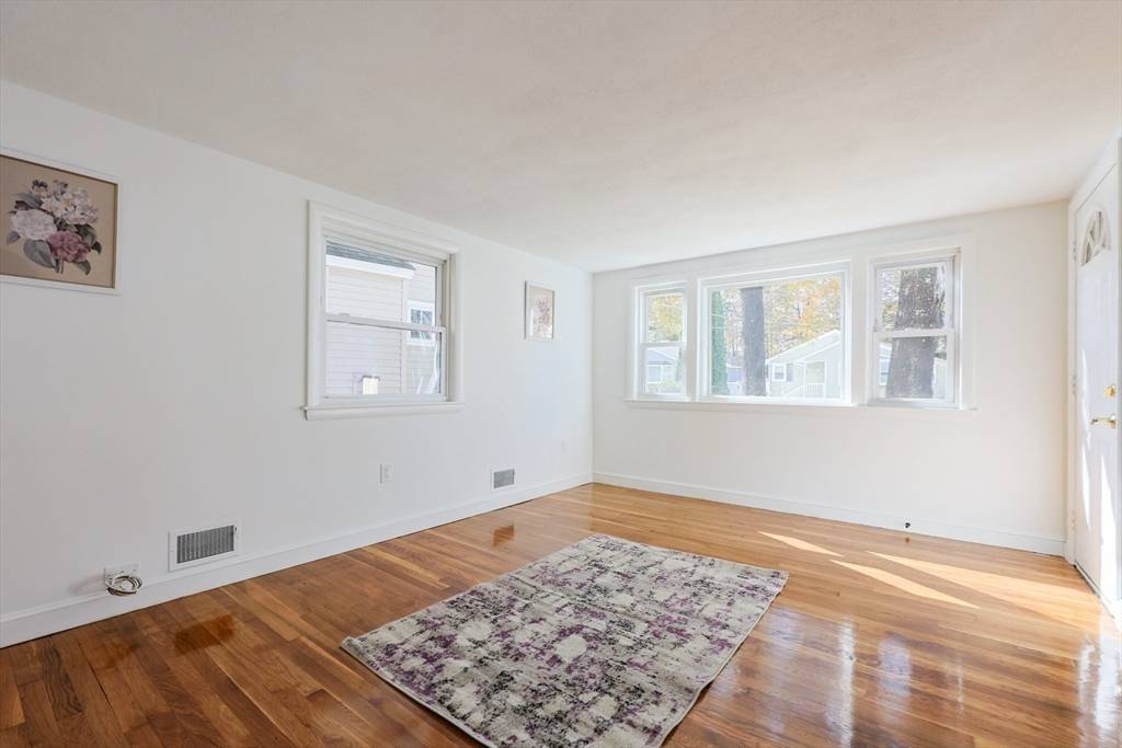 Waltham, MA 02451,17 Mokema Ave