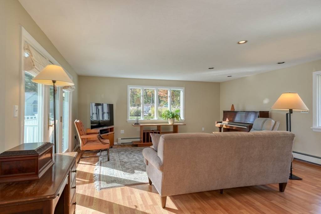 Framingham, MA 01701,36 Ruthellen Rd