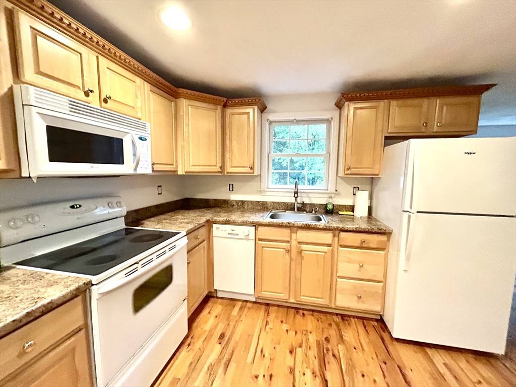 Middleton, MA 01949,196 Boston #B