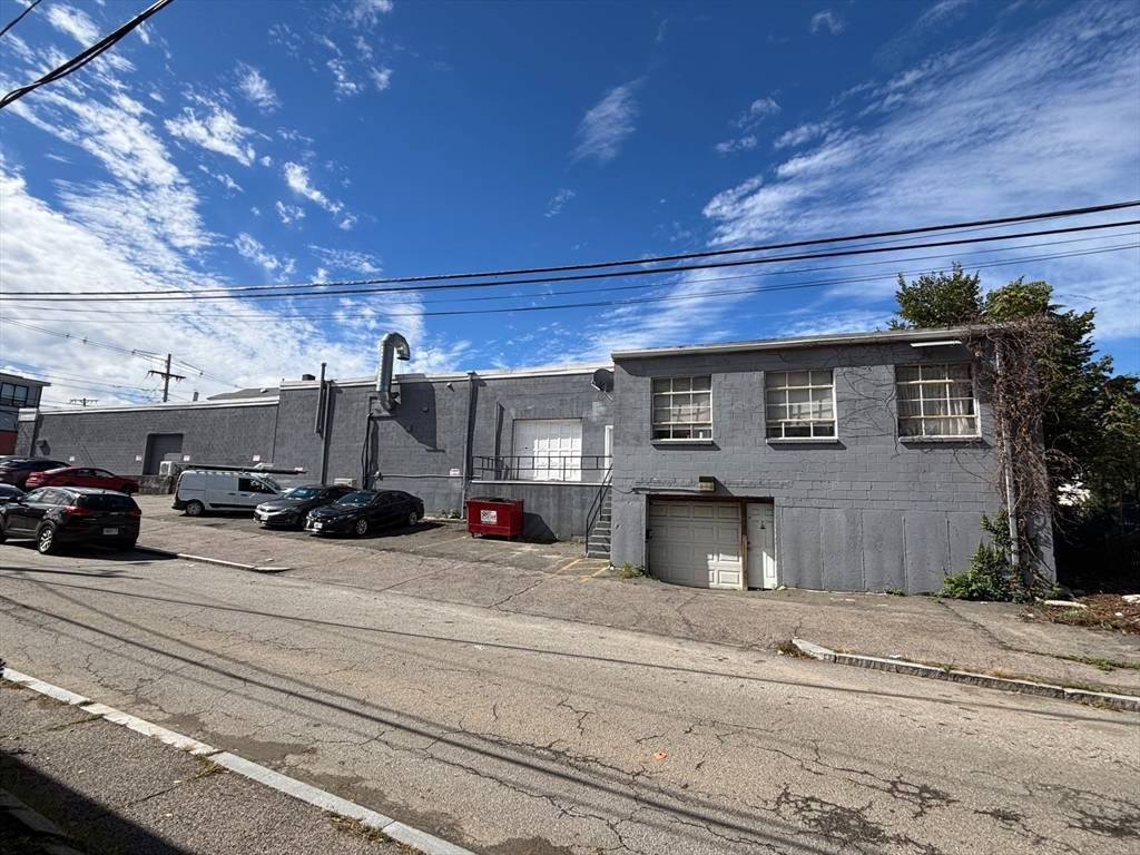 Waltham, MA 02453,91 Felton #1st floor