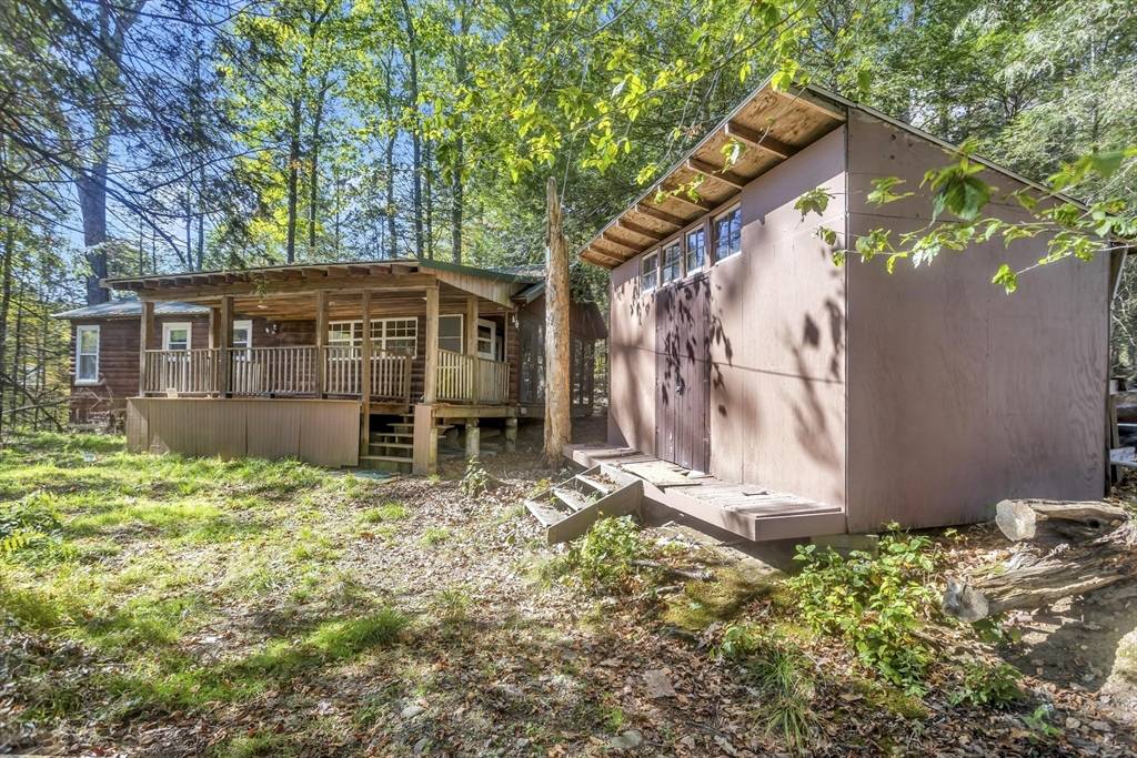 Huntington, MA 01050,105 Norwich Lake