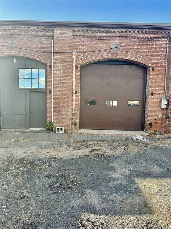 West Springfield, MA 01089,218 Day St #B