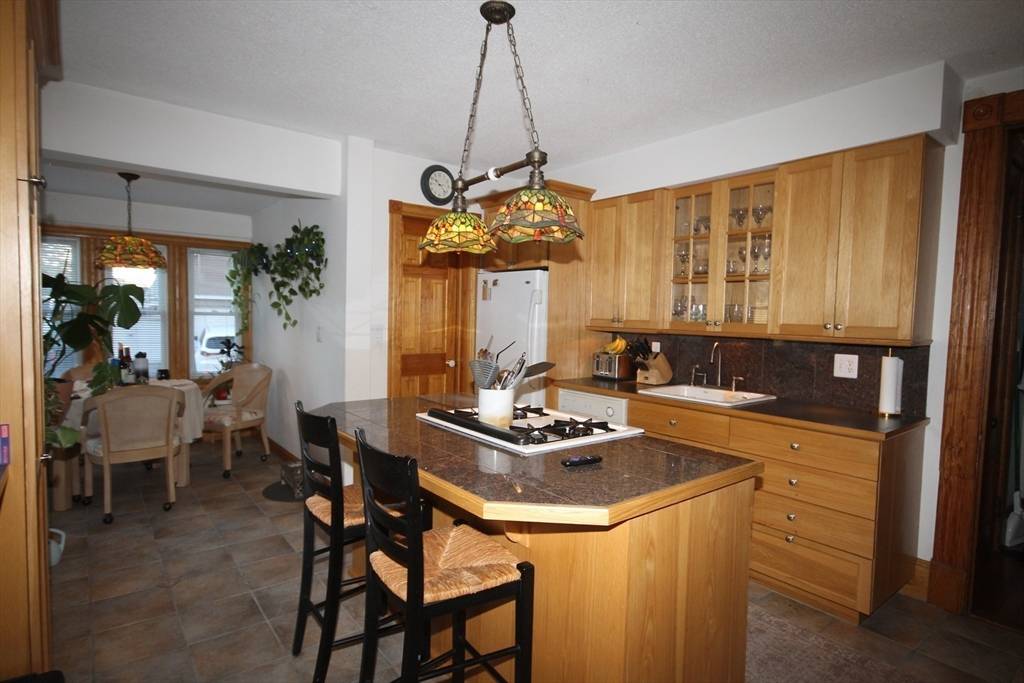 Holyoke, MA 01040,104 Saint James Ave