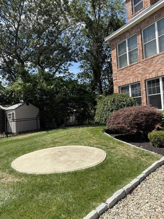 Saugus, MA 01906,9 Bagnall Ave