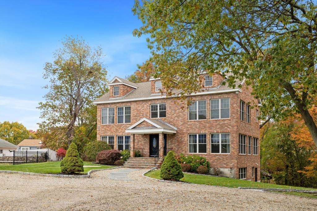 Saugus, MA 01906,9 Bagnall Ave