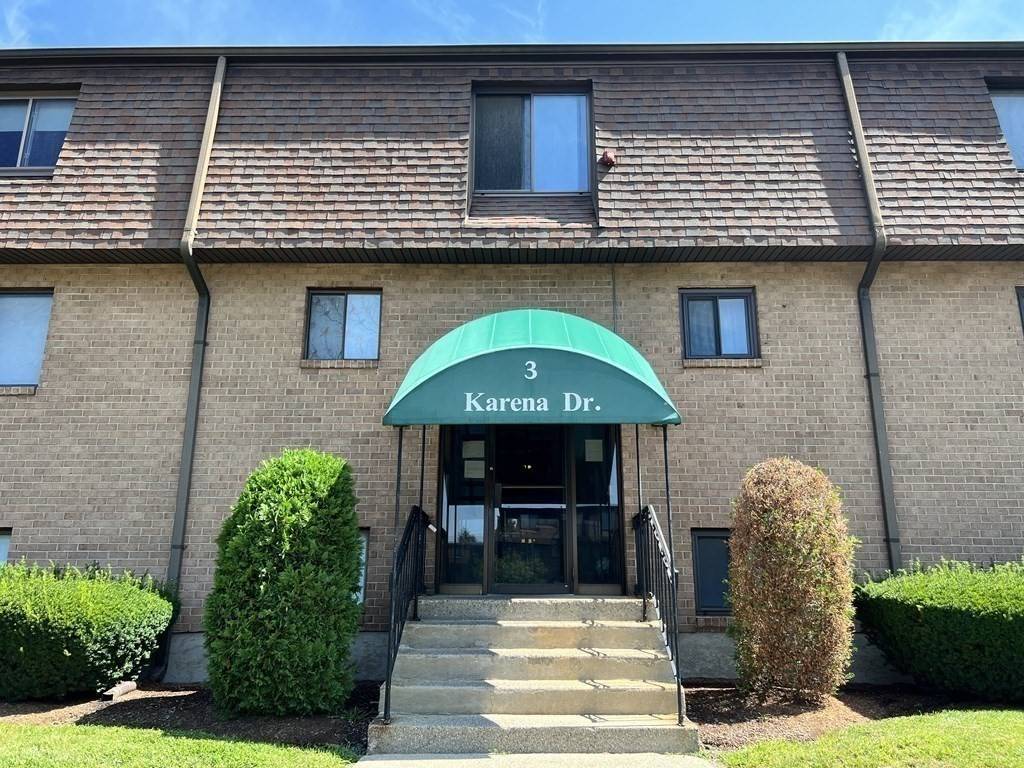 Taunton, MA 02780,3 Karena Drive #8