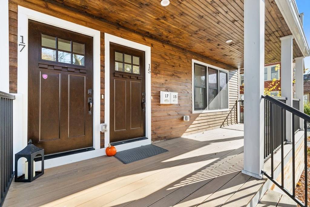 Arlington, MA 02476,15 Higgins St #15