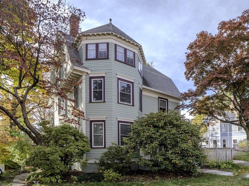 Amherst, MA 01002,18 N Prospect St