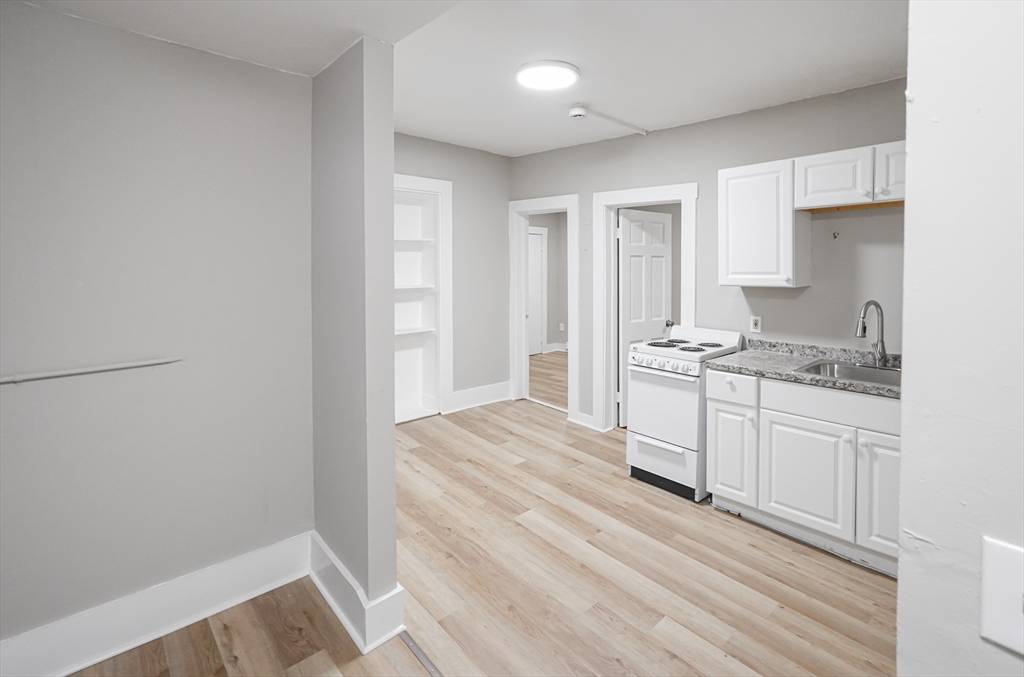 Worcester, MA 01601,24 Charlton Street #7