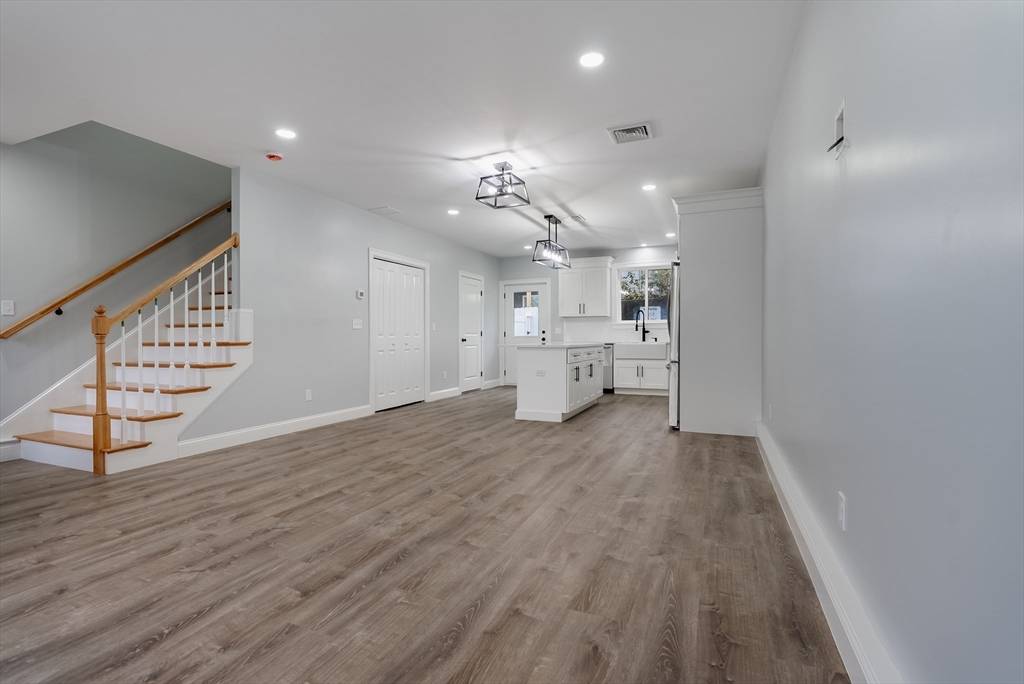 Fall River, MA 02723,217 Earle St #2