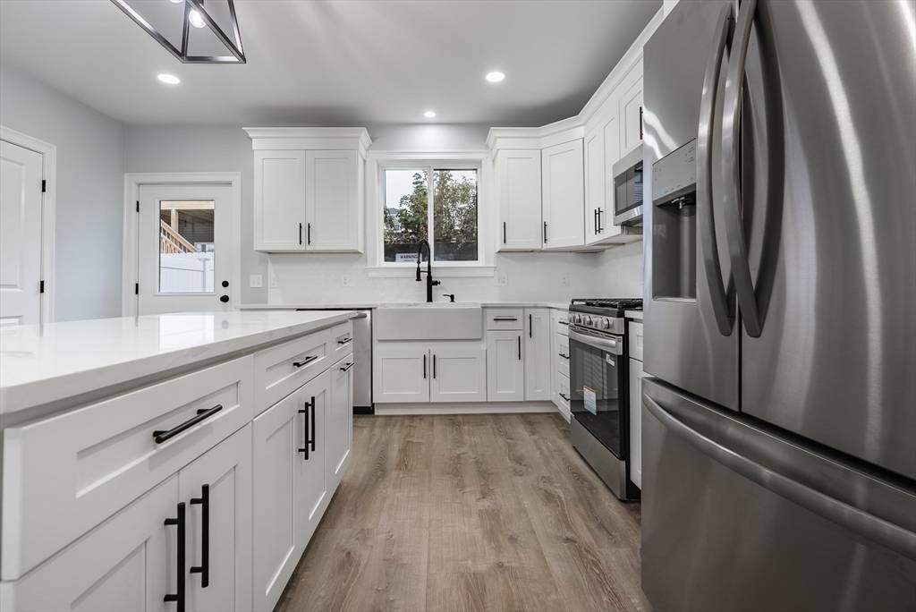 Fall River, MA 02723,217 Earle St #2